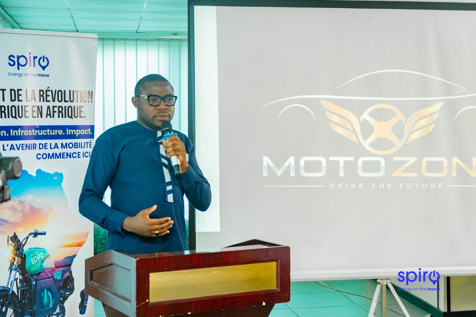 Mobilité électrique : Spiro Cameroon cède 1 000 motos électriques au distributeur Motozone